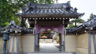 願成寺の門